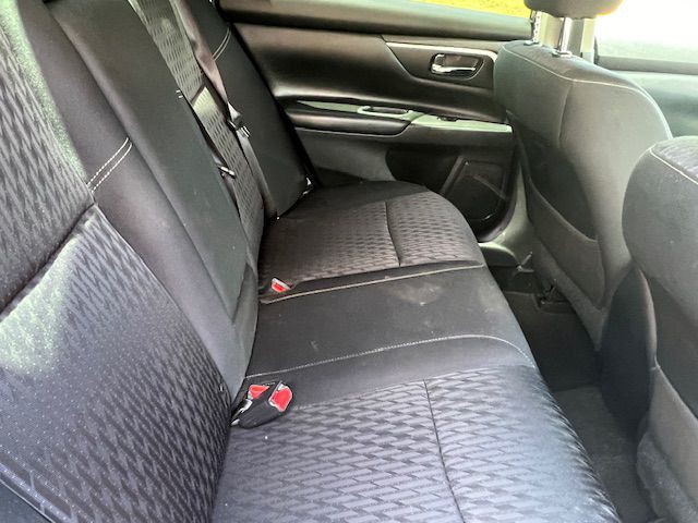2017 Nissan Altima Image 10
