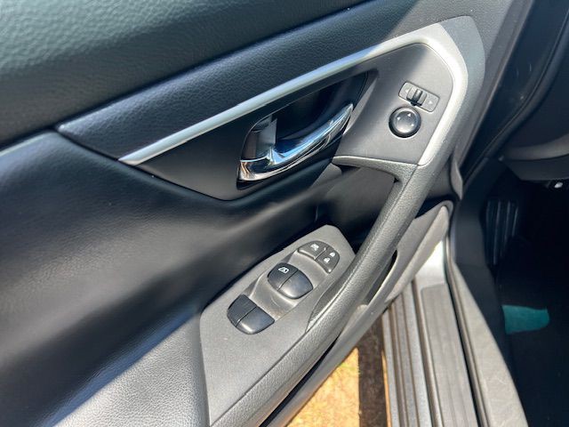 2017 Nissan Altima Image 13