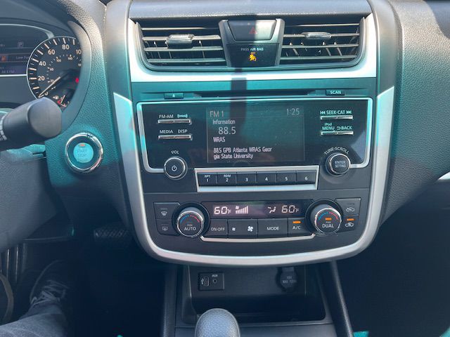 2017 Nissan Altima Image 15