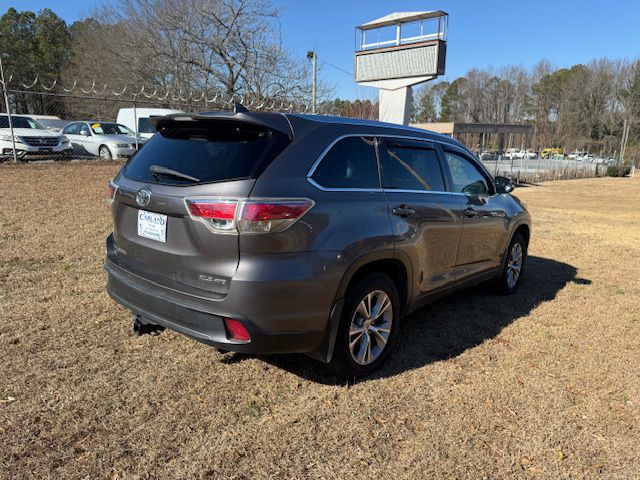 2015 Toyota Highlander Image 3