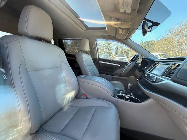 2015 Toyota Highlander Image 5