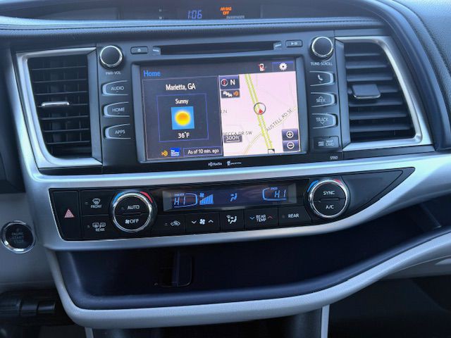 2015 Toyota Highlander Image 12