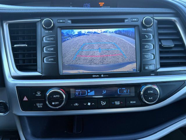 2015 Toyota Highlander Image 13