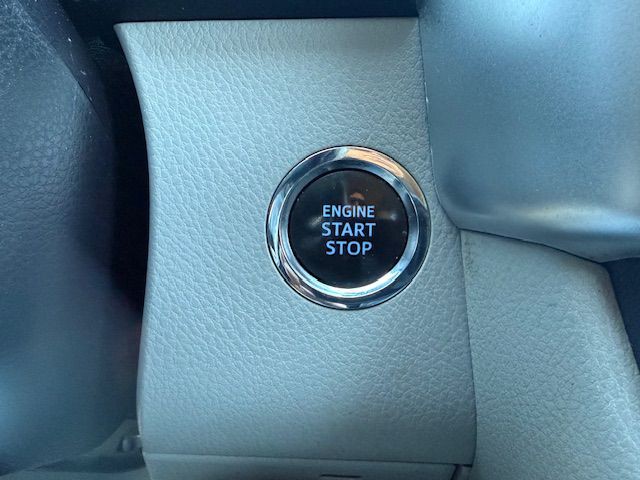 2015 Toyota Highlander Image 16