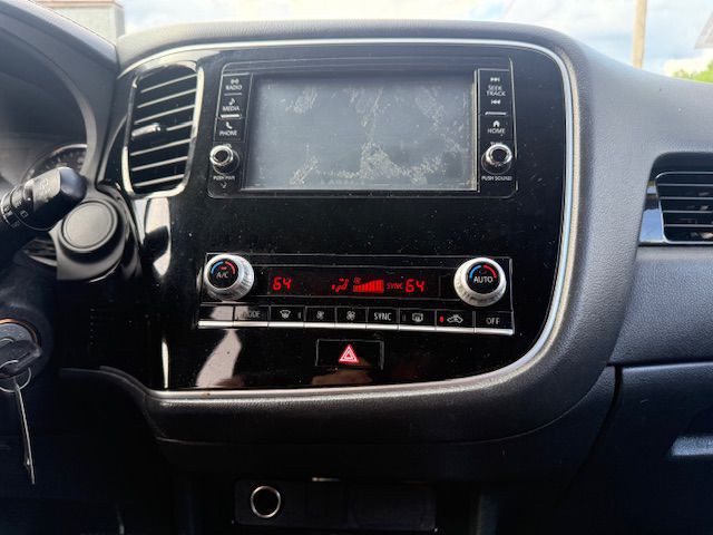 2020 Mitsubishi Outlander Image 17
