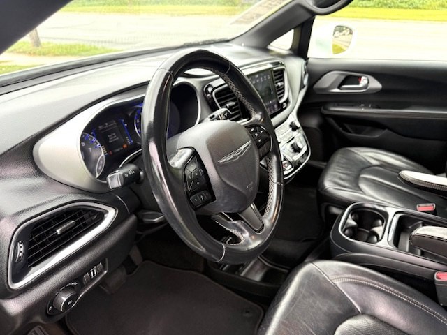 2018 Chrysler Pacifica Image 15
