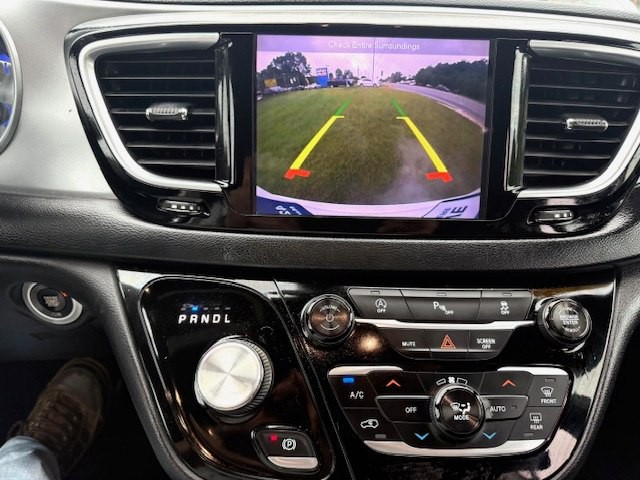 2018 Chrysler Pacifica Image 17