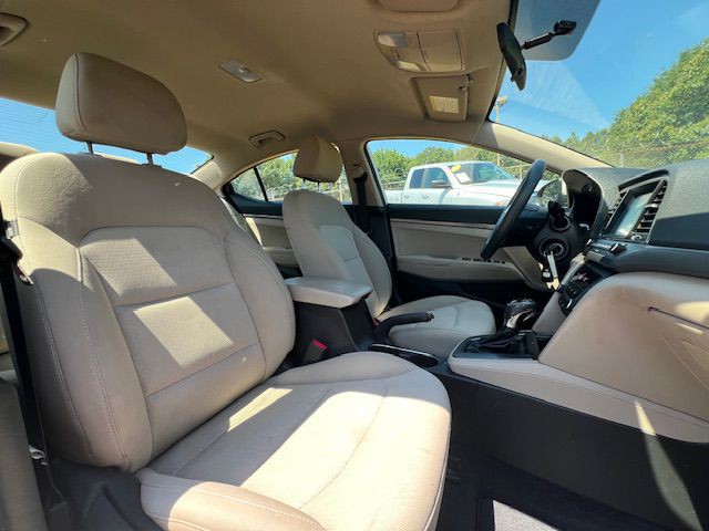 2018 Hyundai Elantra Image 8