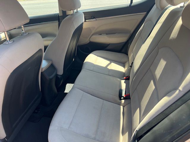 2018 Hyundai Elantra Image 11
