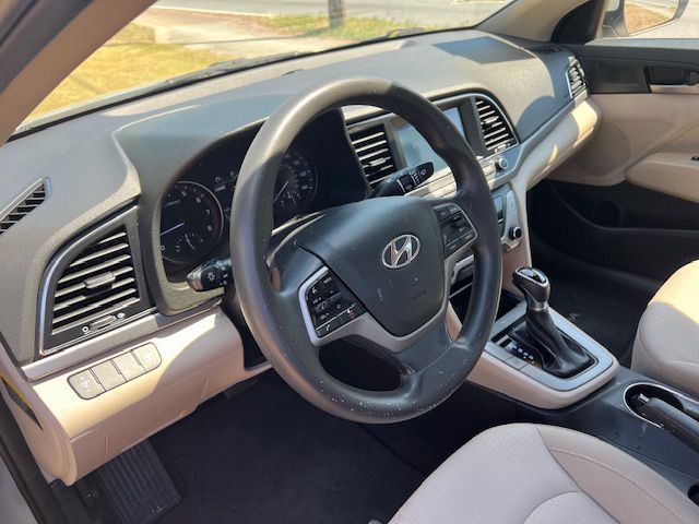 2018 Hyundai Elantra Image 14