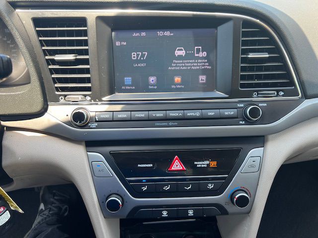 2018 Hyundai Elantra Image 15