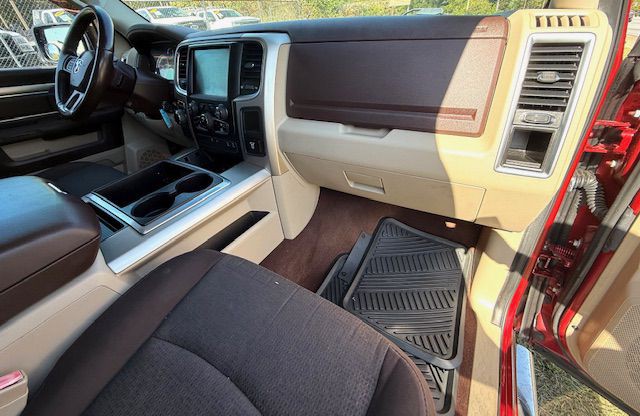 2015 RAM 1500 Image 9