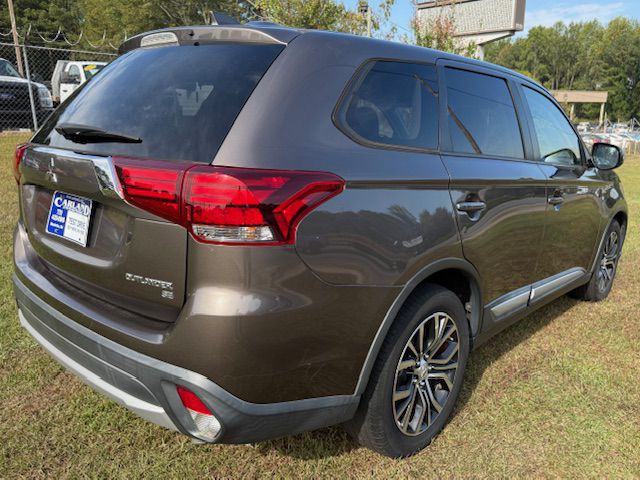 2017 Mitsubishi Outlander Image 6