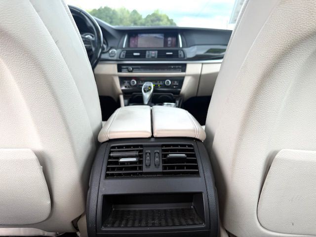 2016 BMW 5 Series Image 12