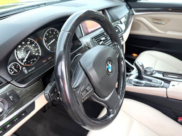 2016 BMW 5 Series Image 15