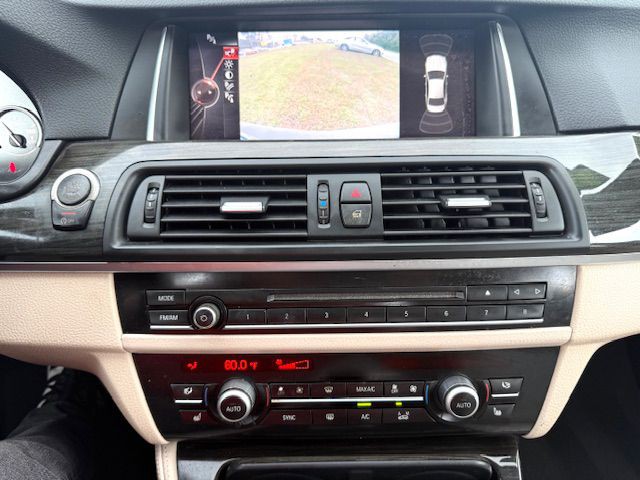 2016 BMW 5 Series Image 19