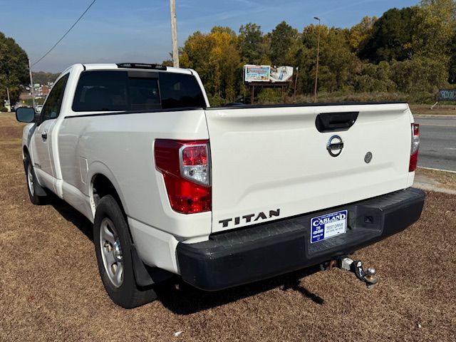 2017 Nissan Titan Image 4
