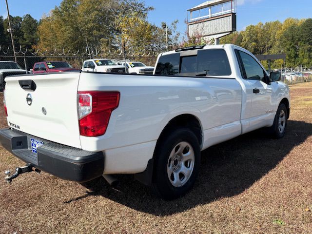 2017 Nissan Titan Image 6