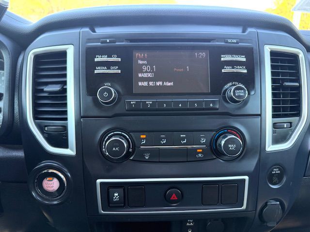 2017 Nissan Titan Image 13