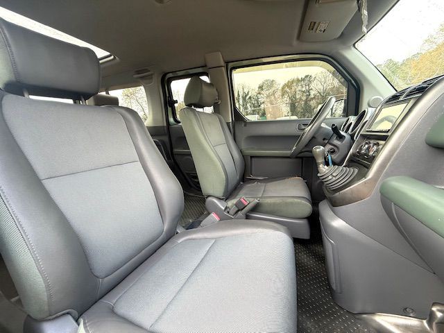 2003 Honda Element Image 8