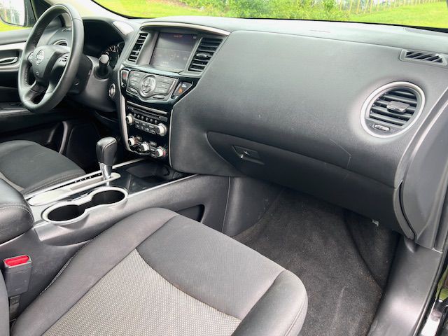 2018 Nissan Pathfinder Image 9