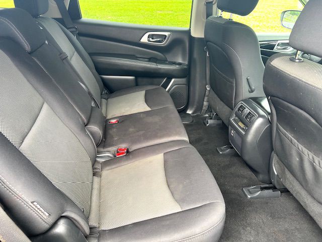 2018 Nissan Pathfinder Image 10