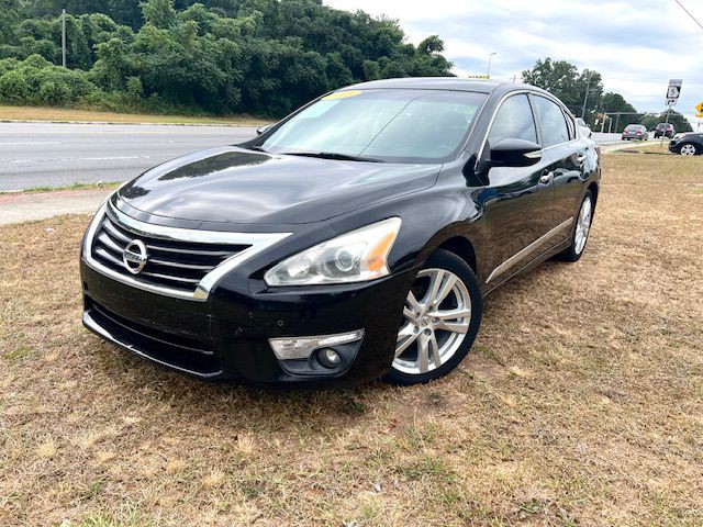 2015 Nissan Altima Image 1