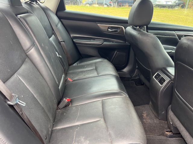 2015 Nissan Altima Image 10