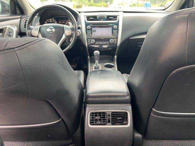2015 Nissan Altima Image 12