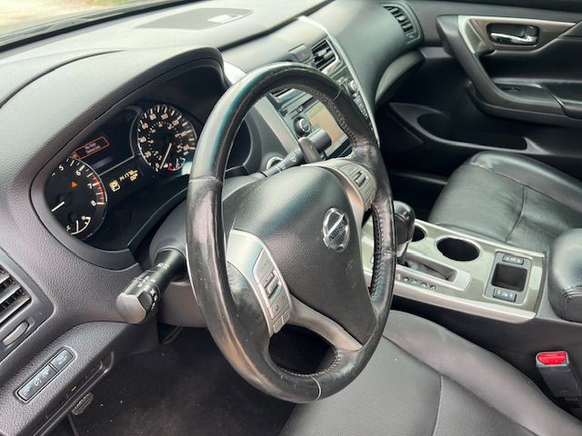 2015 Nissan Altima Image 14