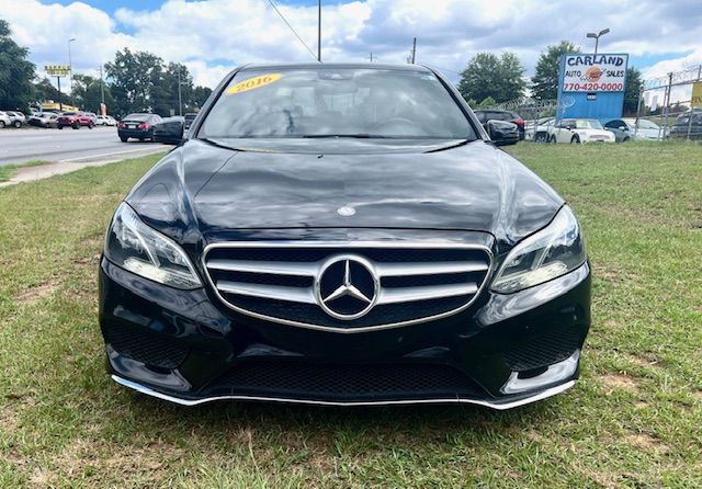 2016 Mercedes-Benz E-Class Image 2