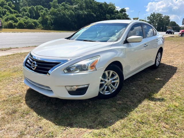 2014 Nissan Altima Image 1