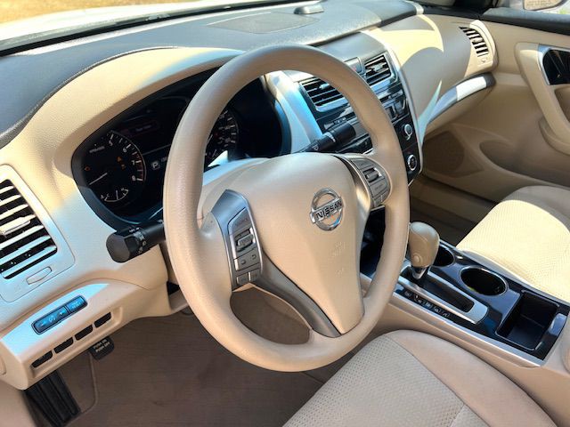 2014 Nissan Altima Image 14