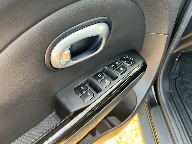 2015 Kia Soul Image 13
