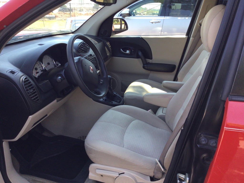 2005 Saturn Vue Image 3