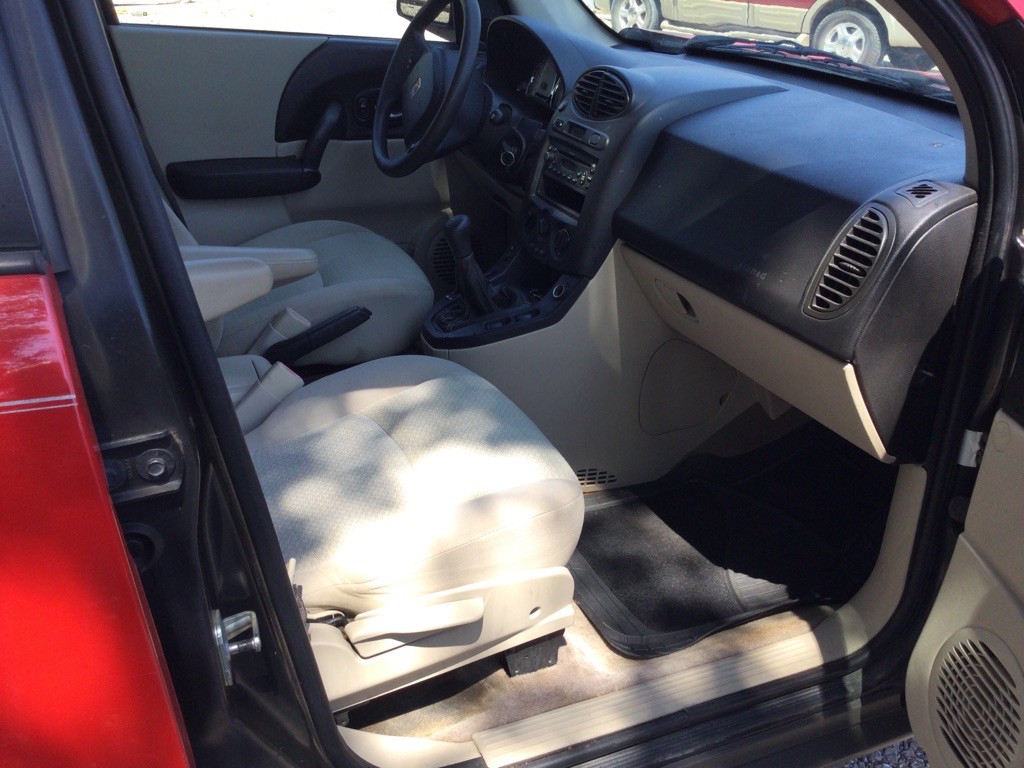 2005 Saturn Vue Image 9