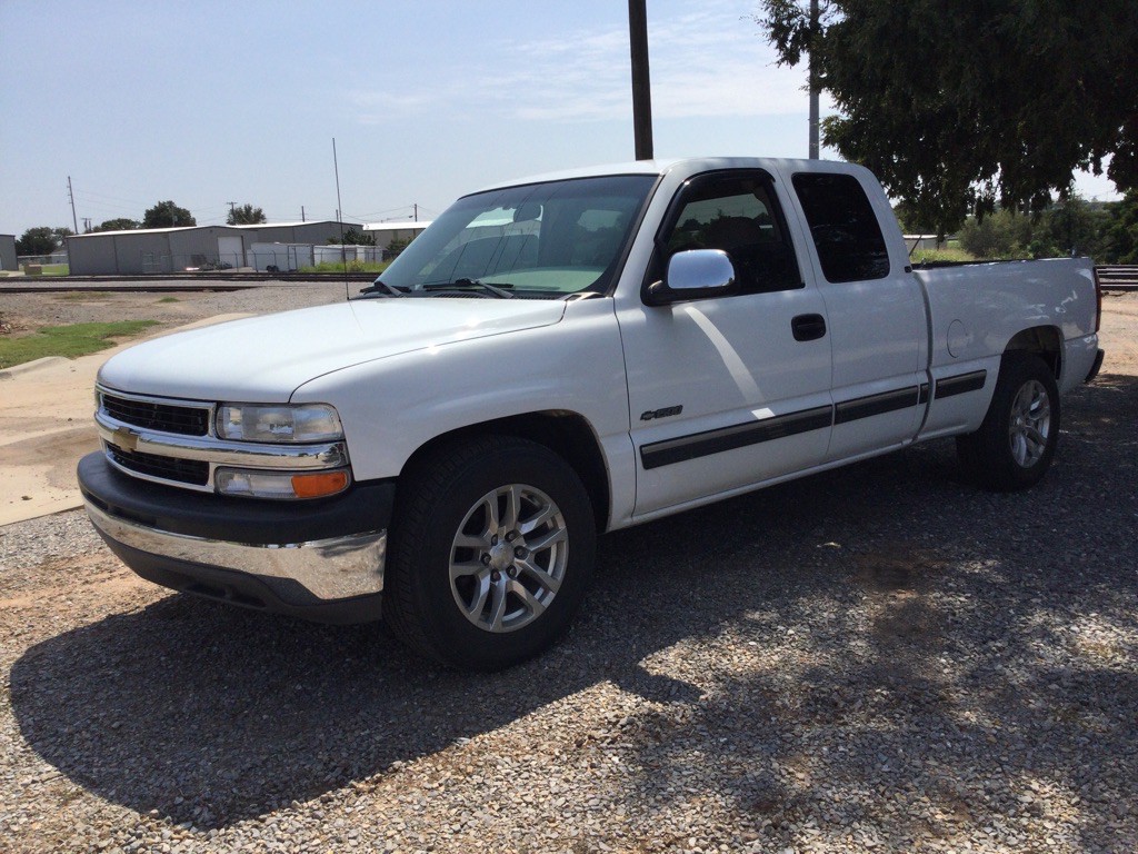 2002 Chevrolet Silverado 1500 Image 1