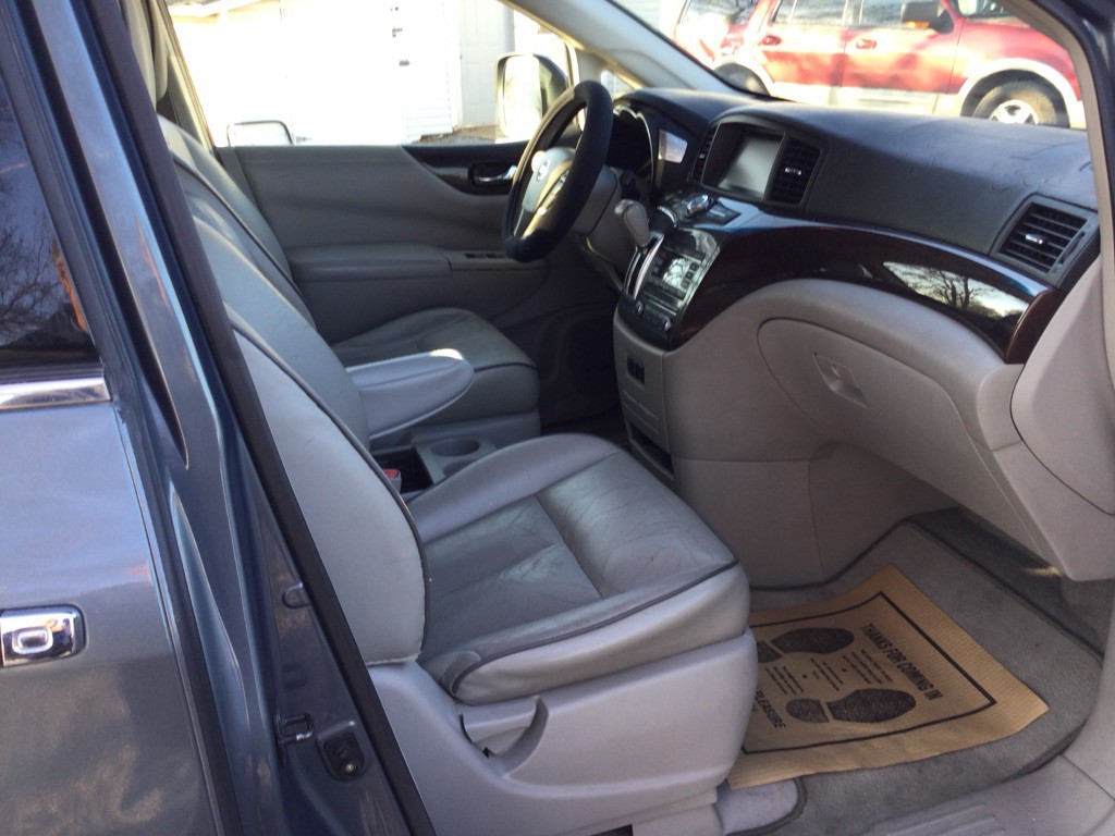 2011 Nissan Quest Image 8