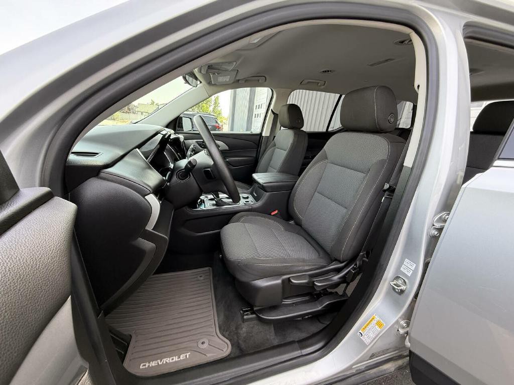 2020 Chevrolet Traverse Image 2