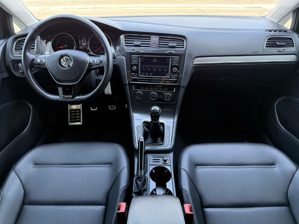 2019 Volkswagen Golf Image 4