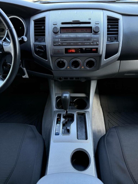2010 Toyota Tacoma Image 24