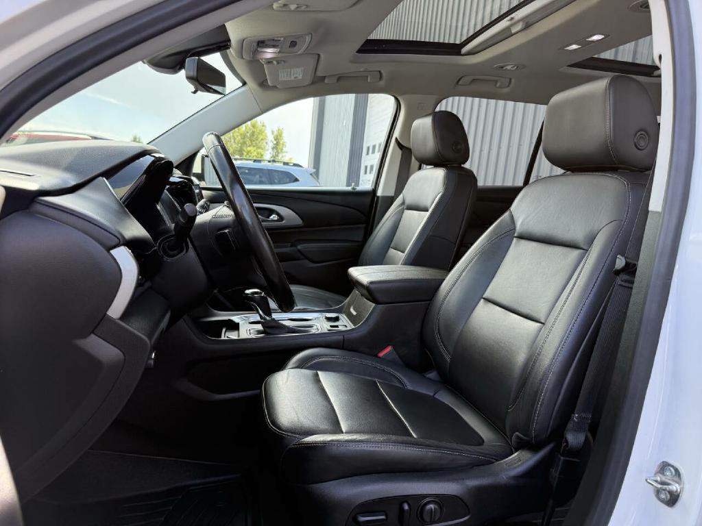 2020 Chevrolet Traverse Image 2