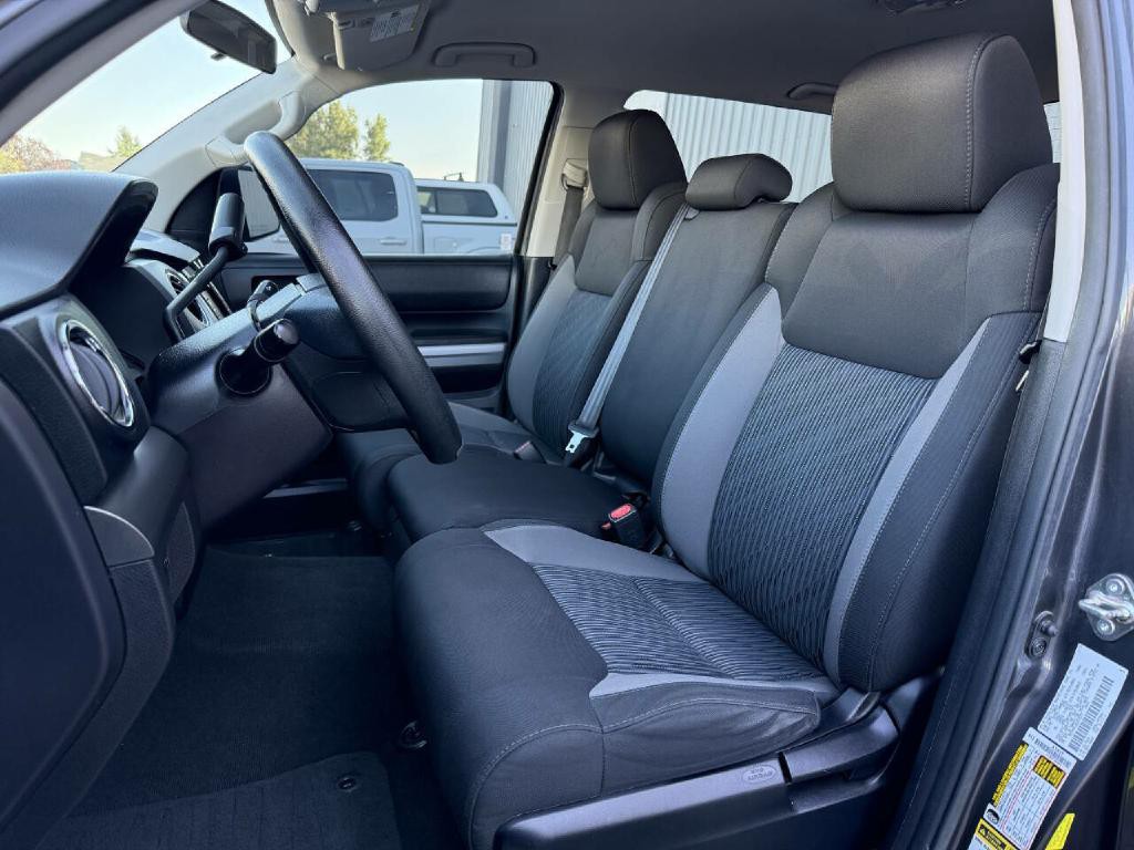 2016 Toyota Tundra Image 2