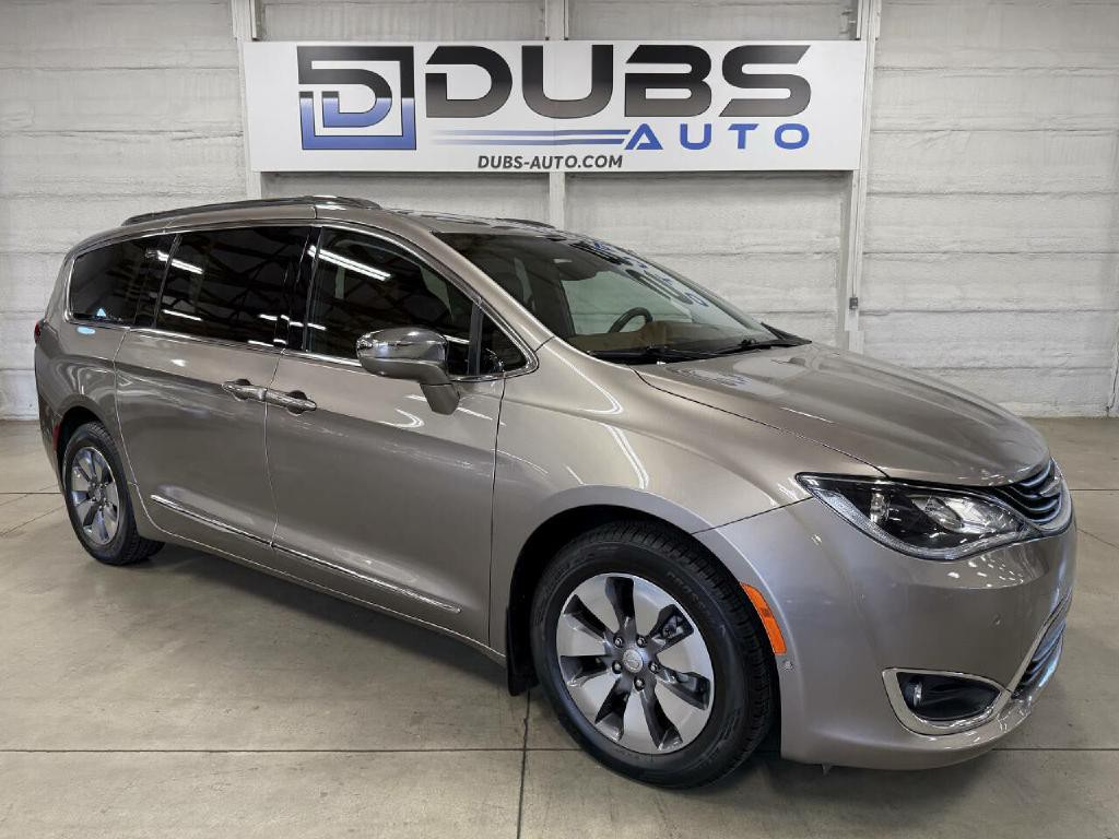 2018 Chrysler Pacifica Image 1