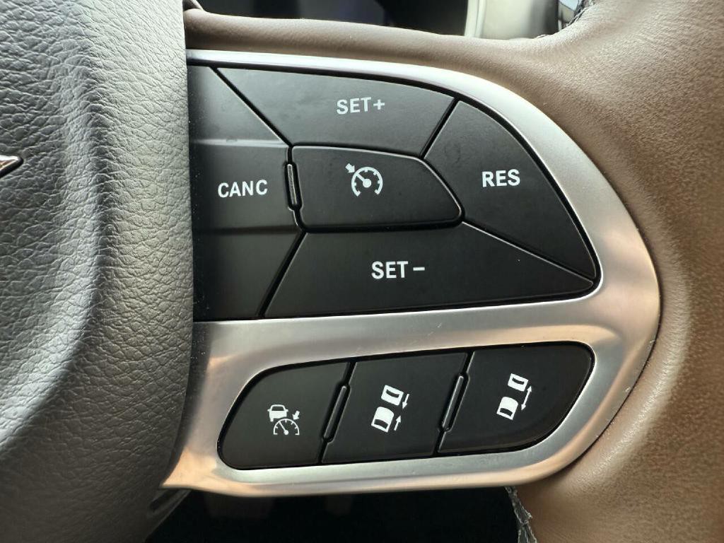 2018 Chrysler Pacifica Image 30