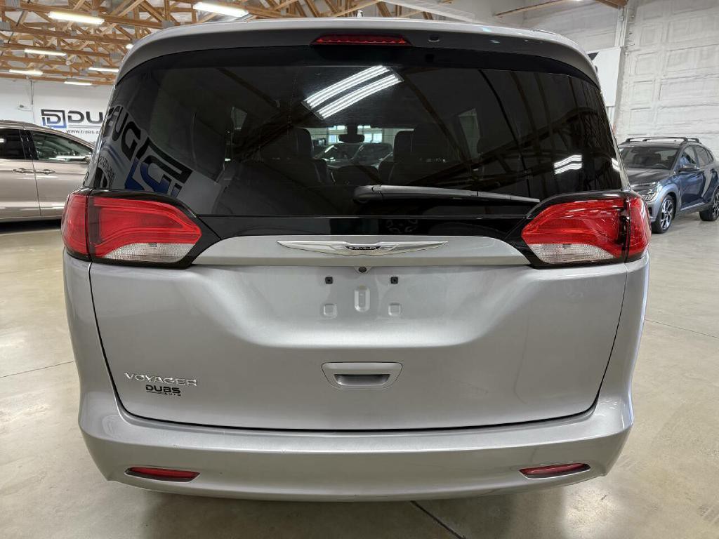 2021 Chrysler Voyager Image 8