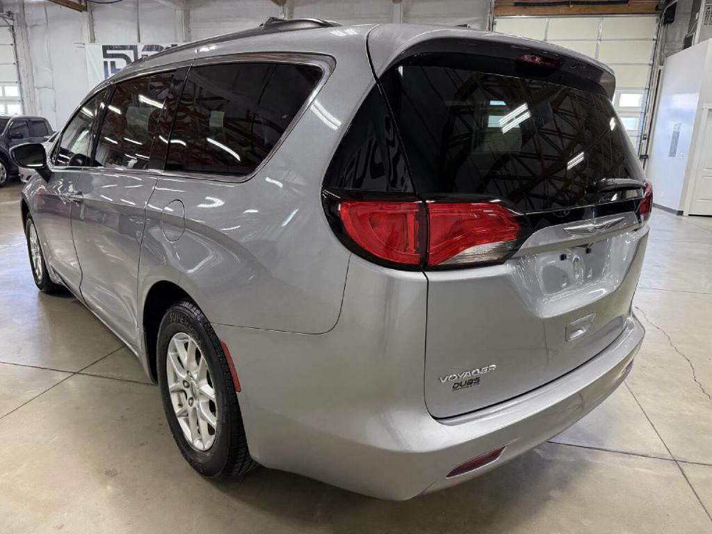 2021 Chrysler Voyager Image 9