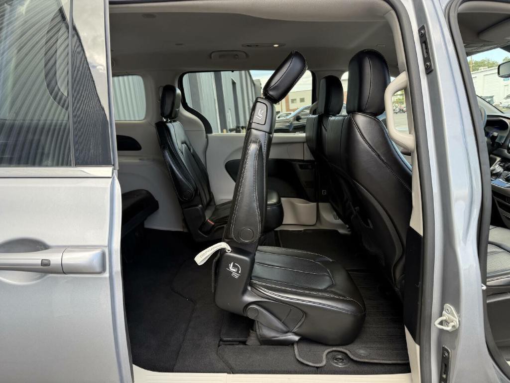2021 Chrysler Voyager Image 23