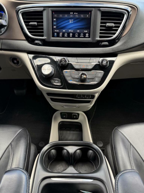 2021 Chrysler Voyager Image 26