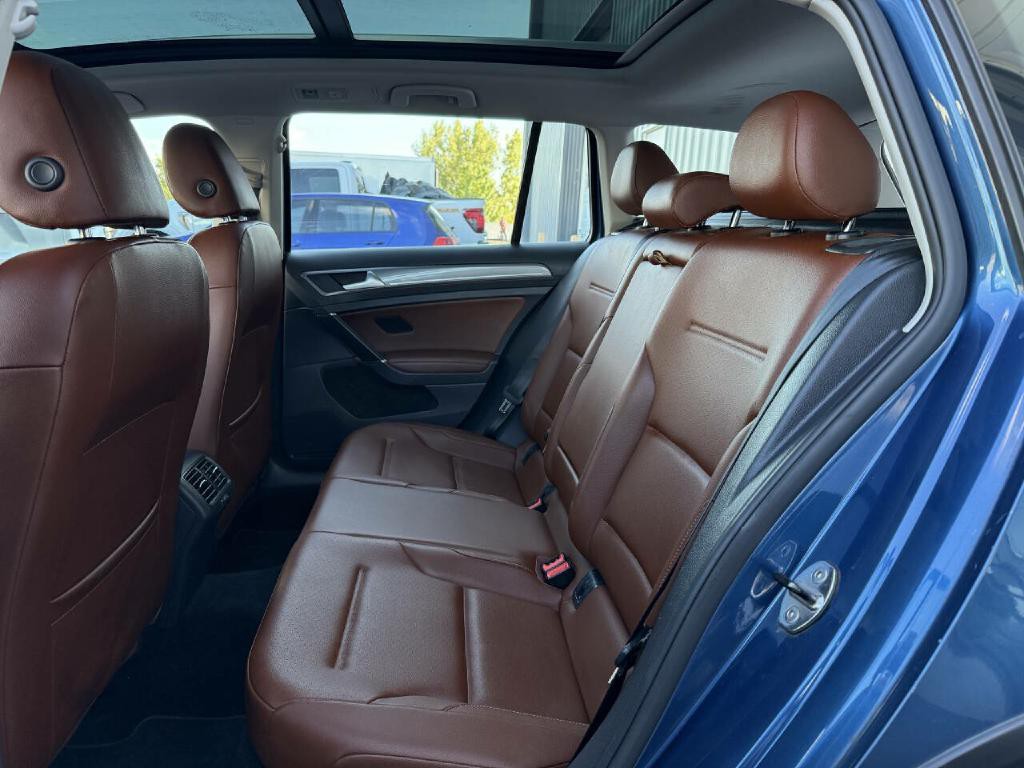 2017 Volkswagen Golf Image 3